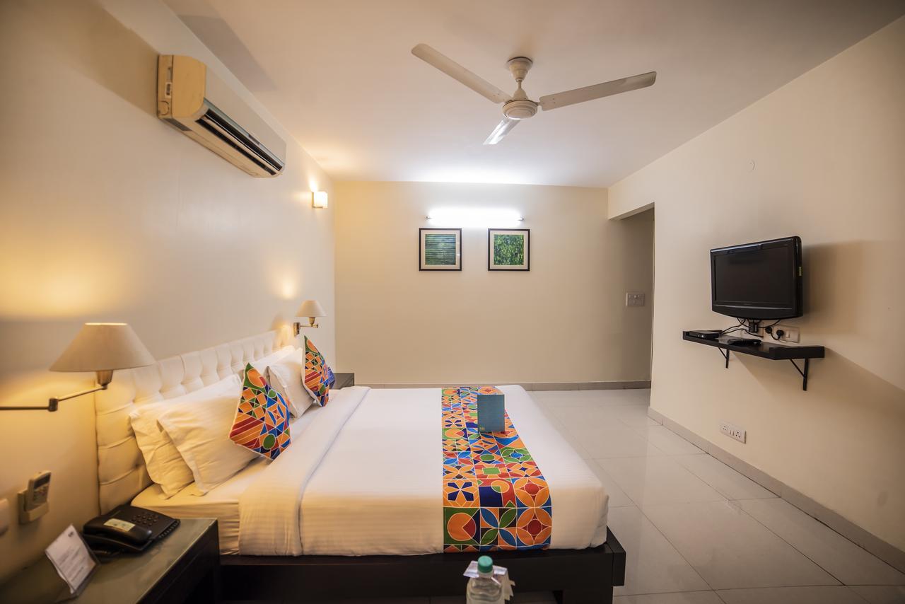 Fabhotel Anutham Saket New Delhi Exterior photo