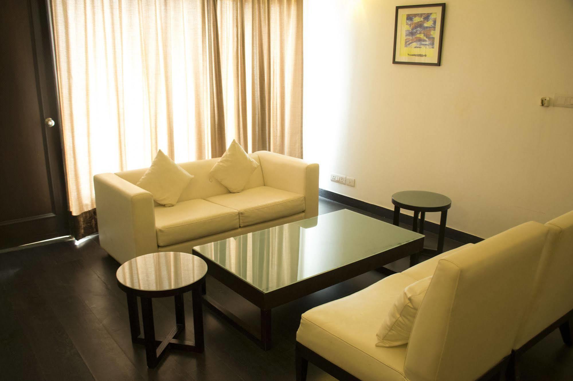 Fabhotel Anutham Saket New Delhi Exterior photo