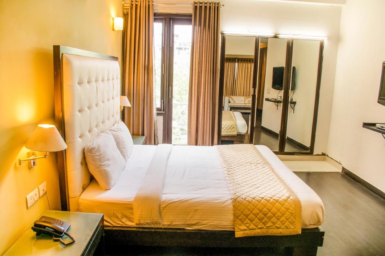 Fabhotel Anutham Saket New Delhi Exterior photo
