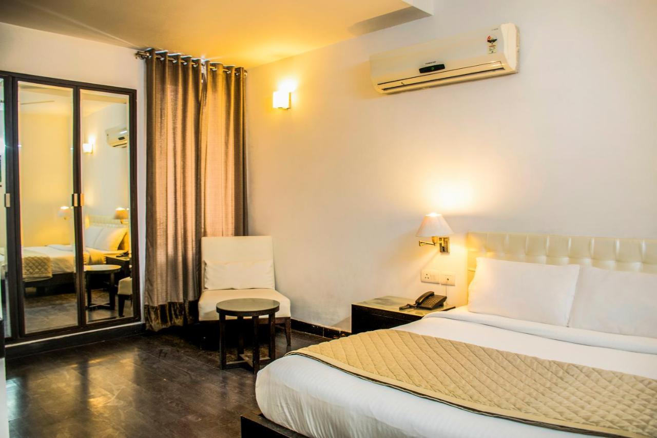Fabhotel Anutham Saket New Delhi Exterior photo